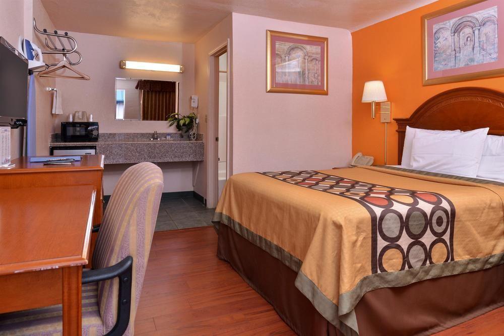 Americas Best Value Inn Eugene Exterior foto